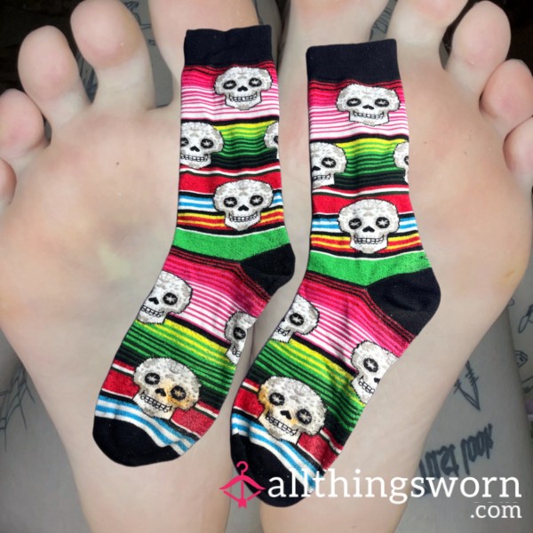 ꕤ MULTICOLOR SKULL CREW SOCKS ꕤ