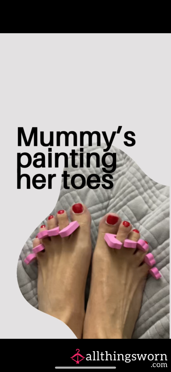 Mummy’s Painting Her Toes 🦶