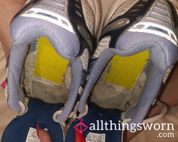 My 9.5 Asics Sneakers Shoes Filled With FOOT STINK