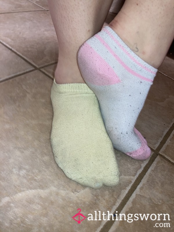 💗💛My Cute Mismatched Socks🥰🤍