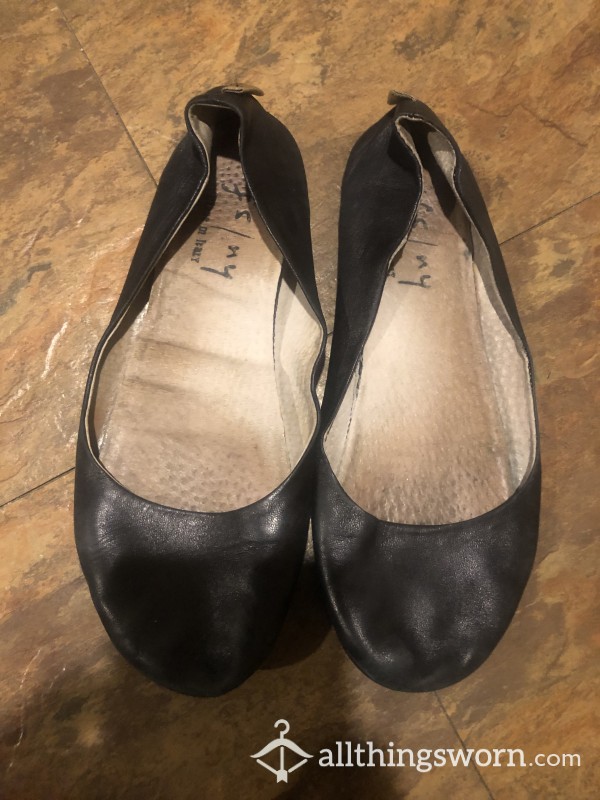 **SOLD**My Fav Plain Black Flats (very Well Worn)