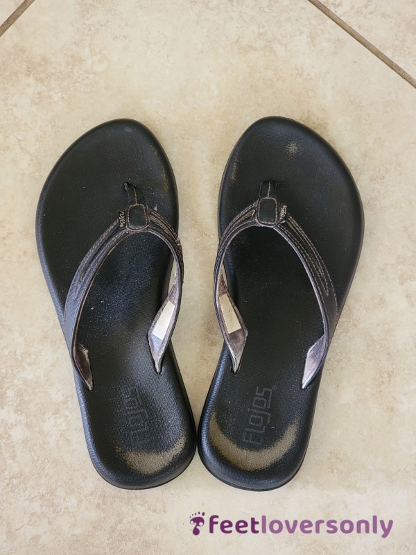 Black Flojo's Flip Flops Size 7 Are Up For Sale