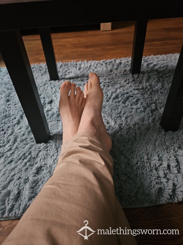 My First Feet Pic + 5 Feet Pics (with Or Not Socks)