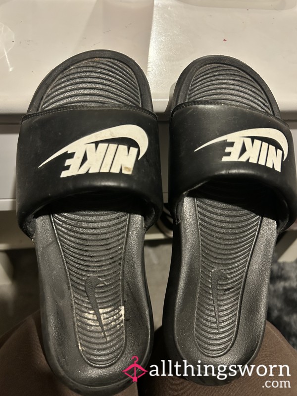 My Well-loved Nike Sliders ❤️