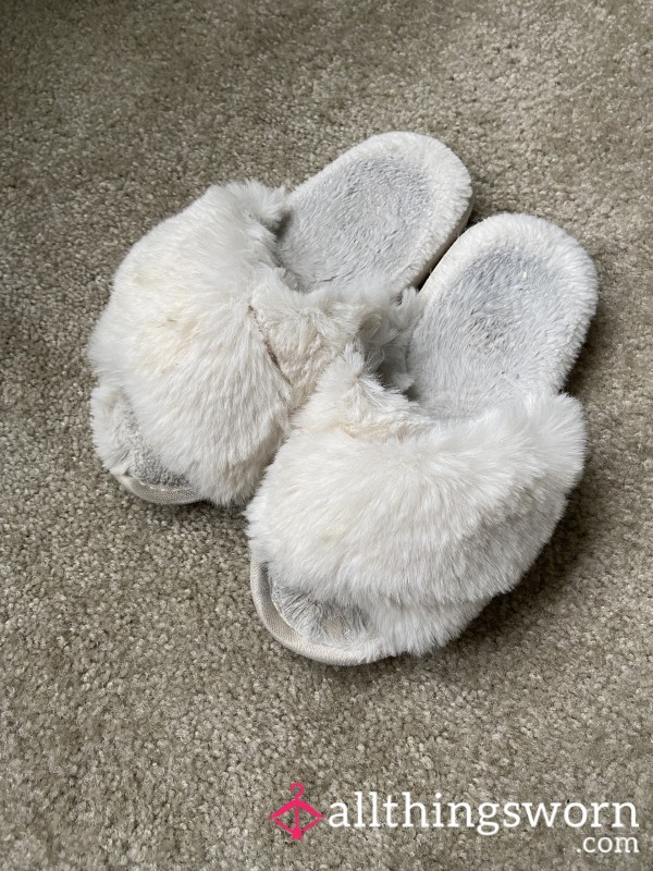 NASTY Well Worn White Faux Fur House Shoes