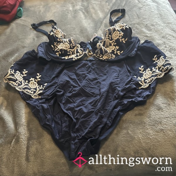 SOLD - Navy Set - Size UK 30 & 40C - SSBBW