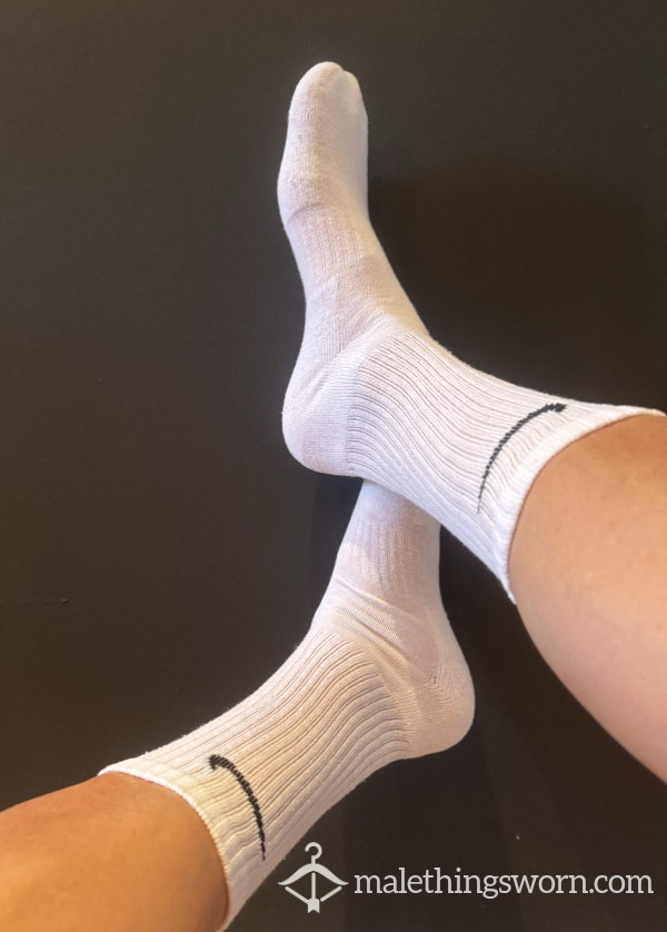 Newish Cla**ic White Nike Socks