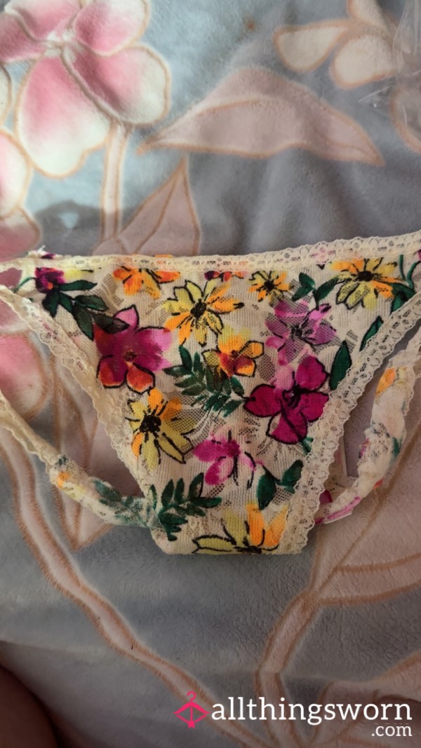 Nia’s Putrid Panties