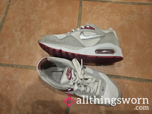 Nike Air Max Ladies With Red Stain On Heels