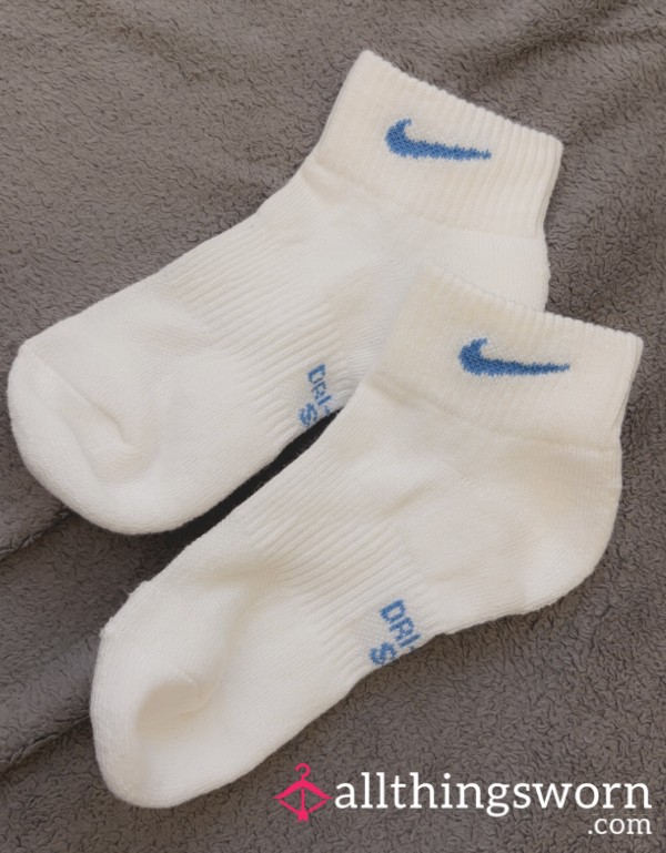 Nike Drifit Ankle Socks With Blue Tick