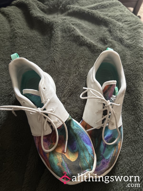 Nike White And Tie-dye Size 7.5