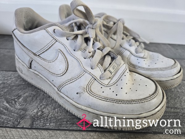 (NS) My Extremely Well Worn Ruined AF1 Trainers For You Foot Fetish Slaves, Very Worn Very Loved And Lived In!!