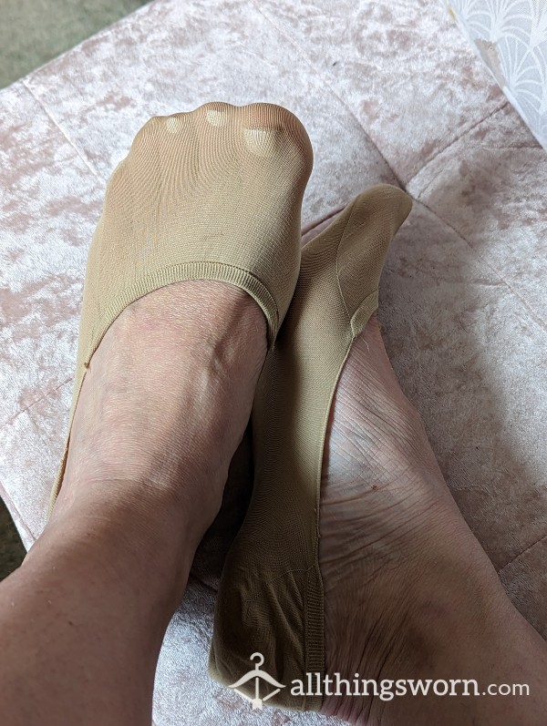 Nude Footsies