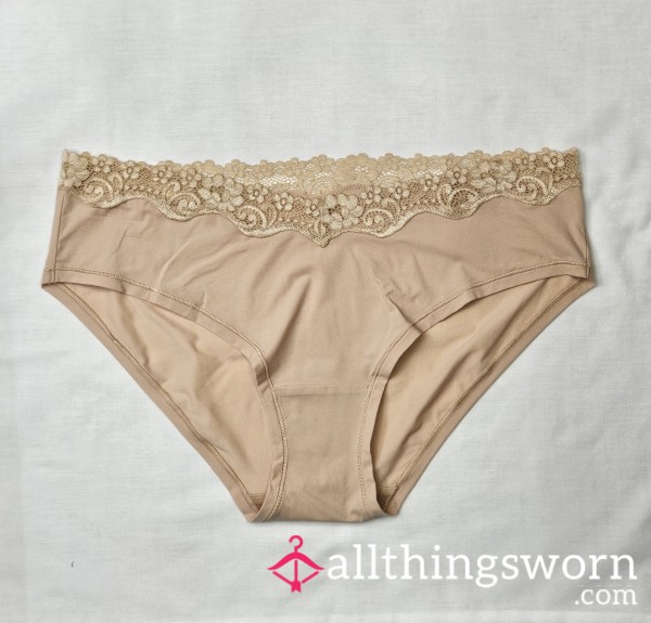 Nude "hipster" With Lace Trim