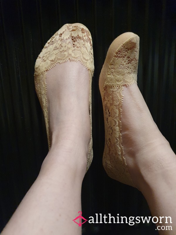 Nude Lace No Show Socks