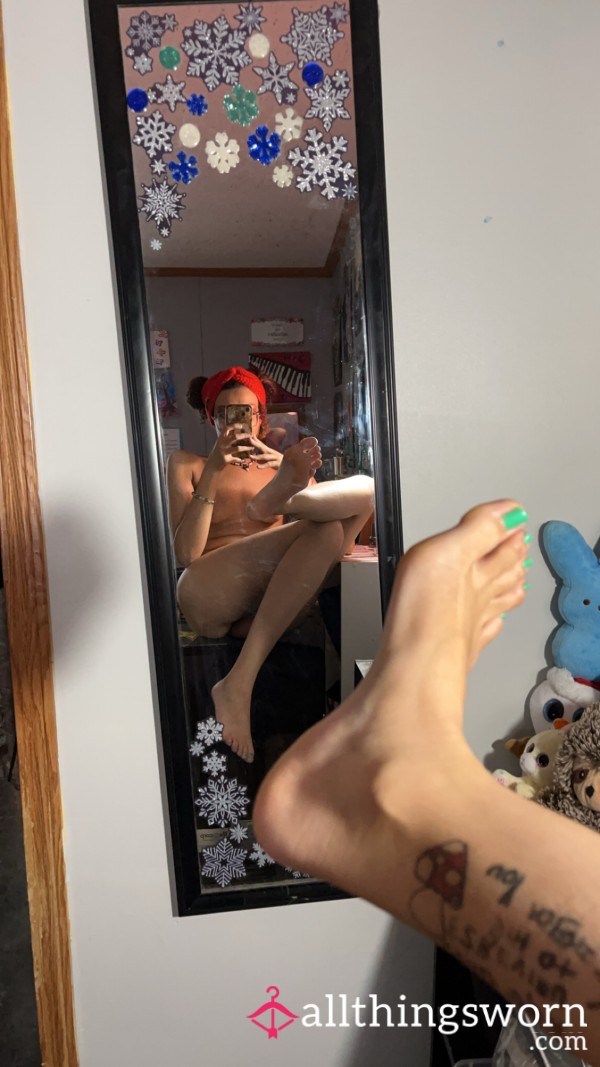 Nude Mirror Admirer