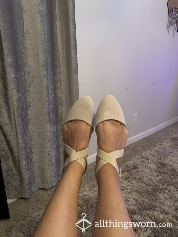 🖤Off White/light Khaki Flats