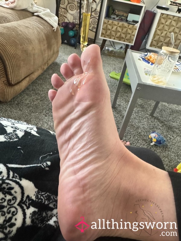 Oiled Up Wrinkly Soles!