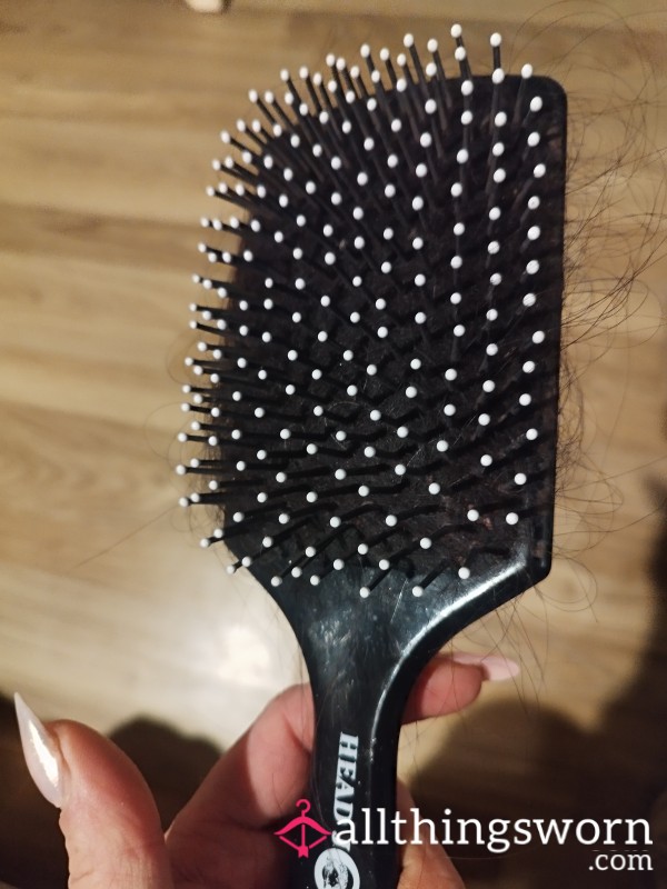 🔥Old And Full Hairbrush 🫦