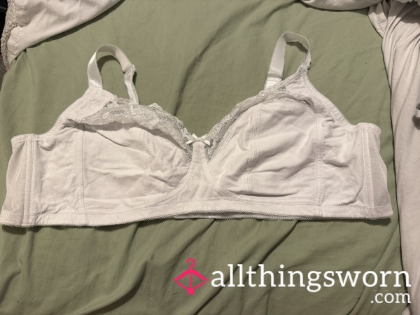 Old S**y White Bra With Lace Detail