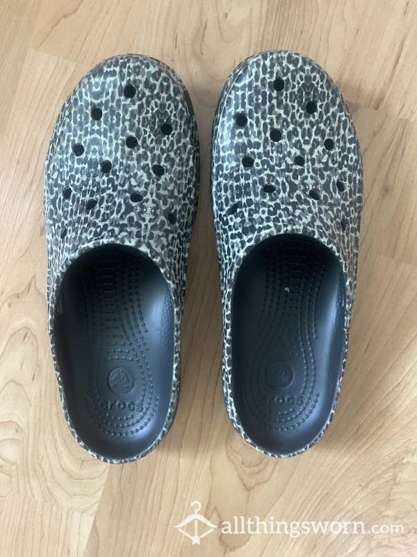 Old Stinky Leopard Print Crocs