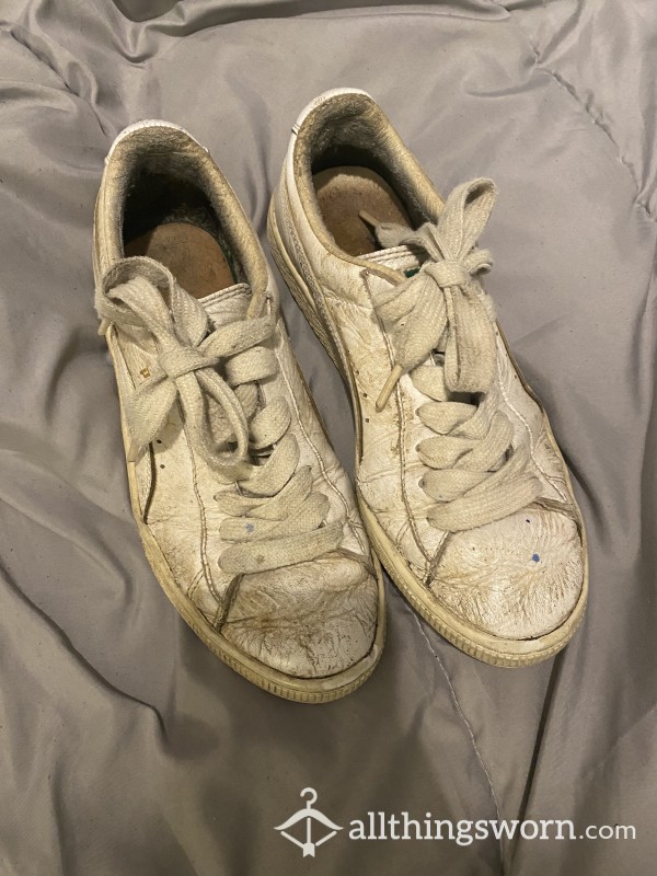 Old Stinky Trainers