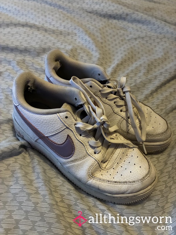 😈Old Sweaty Nike Trainers