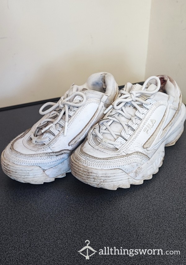 *SOLD* Old Very Worn Workout Fila Trainers 👟