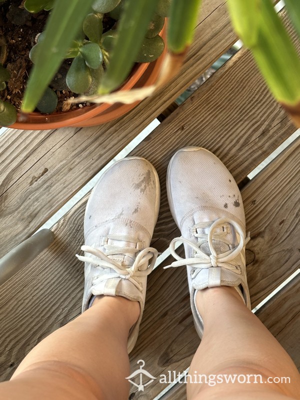 Old White Adidas Sneakers Worn EVERY DAY To Gym !!