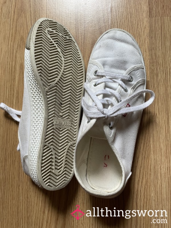 Old White Levi Canvas Shoes