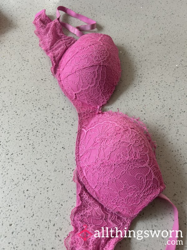 OLD Worn 32D Lacy Pink Bra