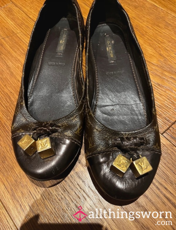 Old Worn Out Smelly Used Designer Flat Shoes