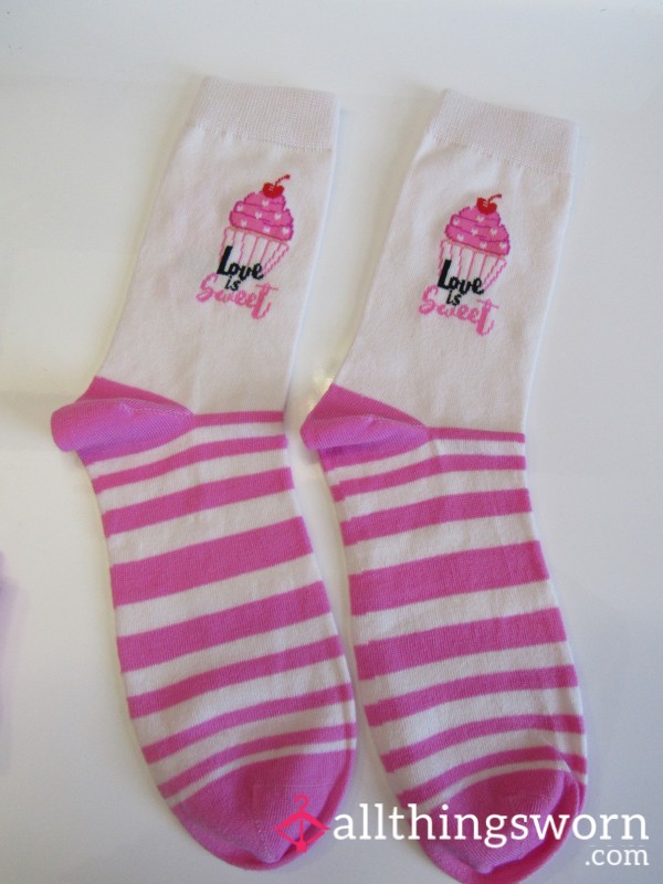 Our Love Is Sweet Babe🧁🧁 Pink And White Size 6 Sockies