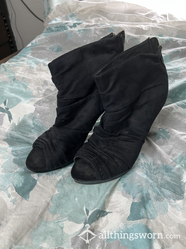 Black P**p Toe Heels, Size 10