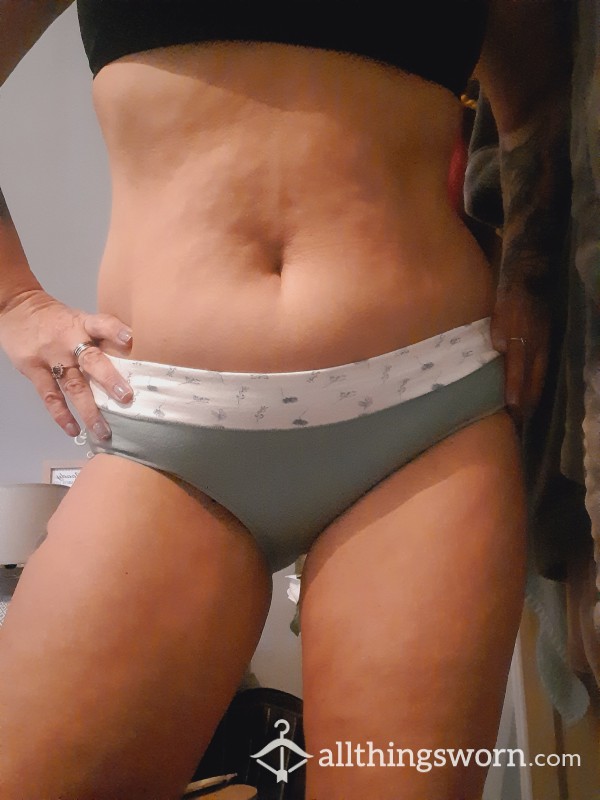 ❣️Pale Green Knickers?