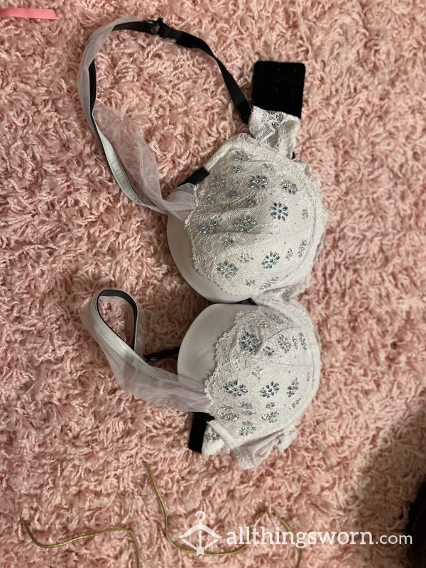 Pale Pink & Black Bra W/rhinestone Detail 34DDD