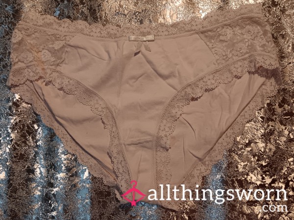 Pale Pink Panties With Lace Detail