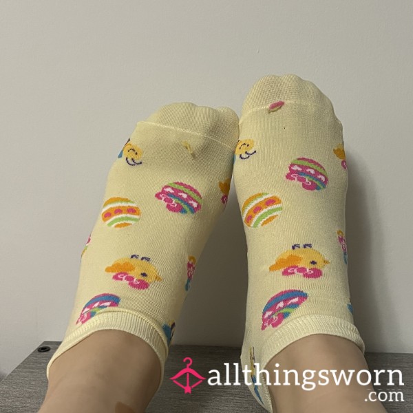 Pastel Yellow Chicks Egg Ankle Socks