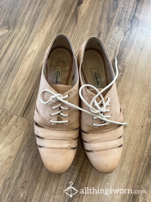 Super Worn Peachy Tan Leather Brogue Shoes Xx