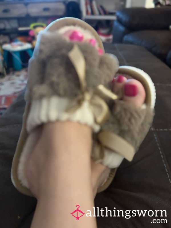 Pedicure Toes In Sweaty Slippers 🥵🥰