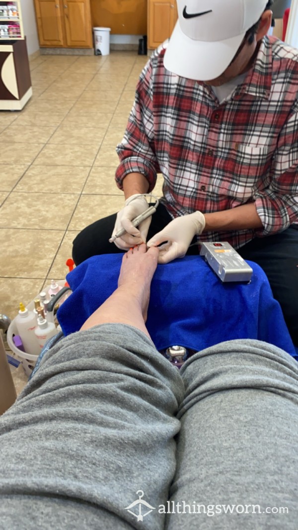 Pedicure/foot Leg Ma**age With Lotion