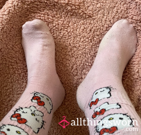 Perfect Pink Hello Kitty Ankle Socks 🧦💝