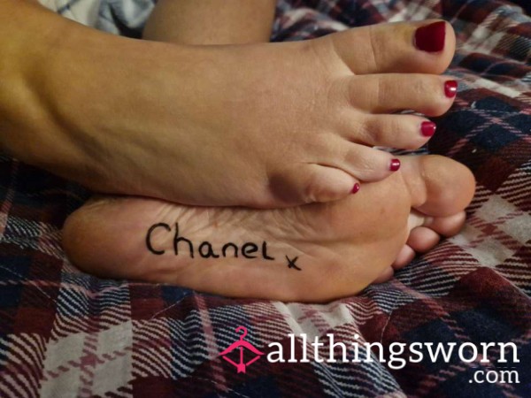 Personalised Foot Pics With Name Of Choice On Bottom