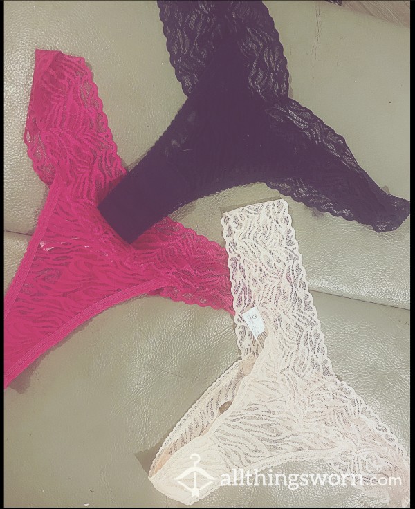 PICK ME / PINK/BLUE LACE  THONGS