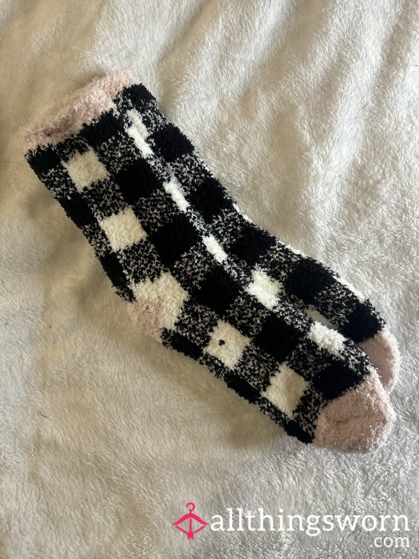 Pink Black And White Checkered Well Worn Fuzzy Ankle Socks