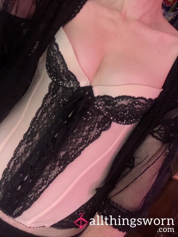 Pink & Black Lacy Push-up Corset Has Had Lots Of Adventures On My Fuzzy All Natural Body