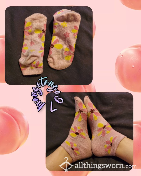 🌼🌺Pink Flor*l, Dirt Stained Ankle Socks 🌺🌼