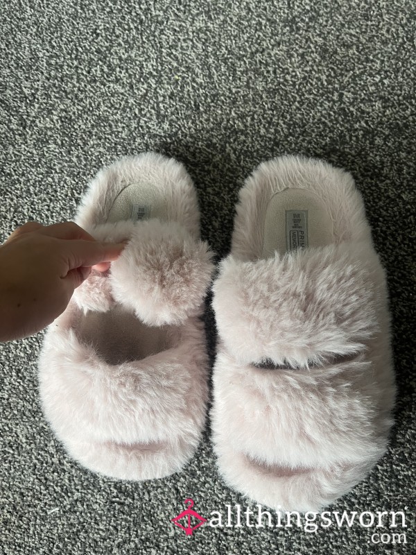 Pink Fluffy Smelly Slippers 🤤