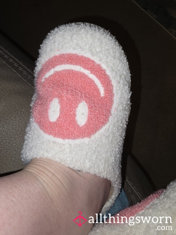 Pink Smiley Face House Shoes!!