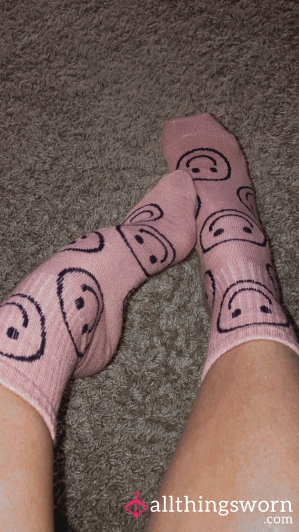 PINK SMILEY SOCKS